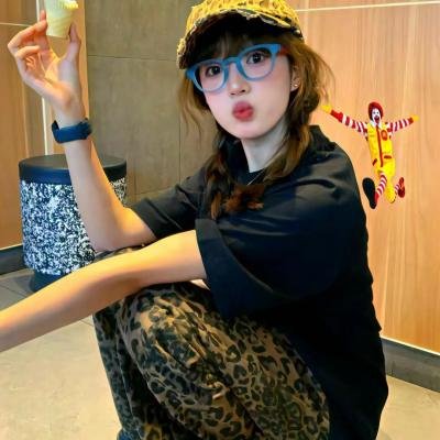 聪明女孩封面